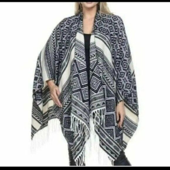 Geometric Weave Cape-BLACK/WHITE-NWT-OS-CAPE - Picture 1 of 3